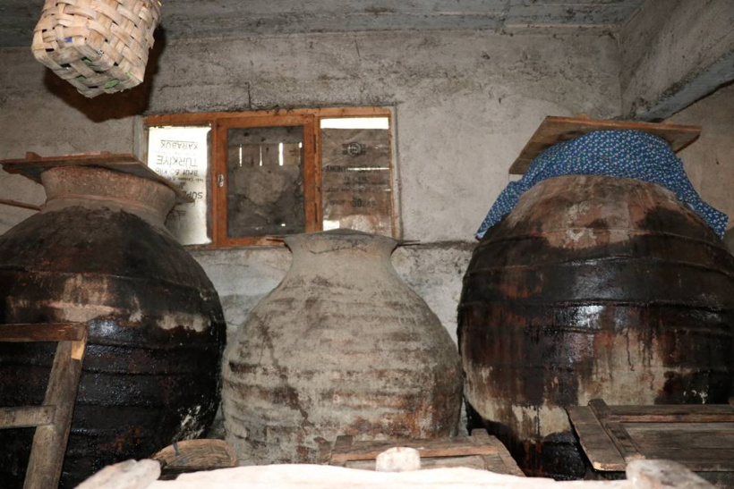 200 yıllık meşe fıçılarda üretiliyor: Tuzu görünce bir günde dönüşüyor - Fotoğraf: 3